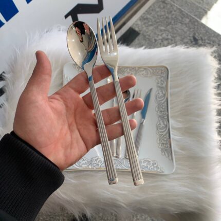 سرویس قاشق چنگال یونیک اصل آلمان 24 نفره 120 پارچه مدل کبریتی نقره ای