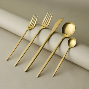 قاشق چنگال کاراجا