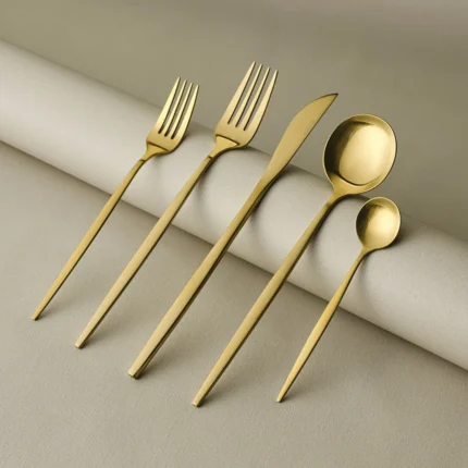 قاشق چنگال کاراجا